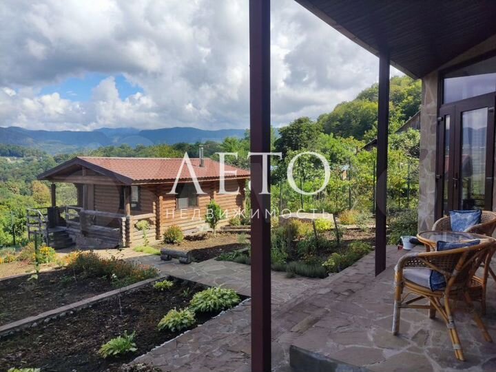 Коттедж 250 м² на участке 7 сот.