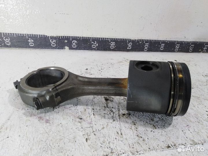 Поршень с шатуном Вольво