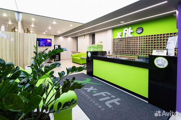 Администратор в фитнес клуб XFit