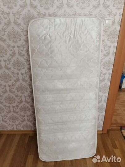 Кровать детская с матрасом