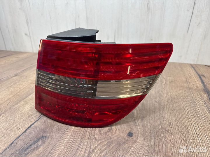 Фонарь задний правый Mercedes Benz B-Class W245