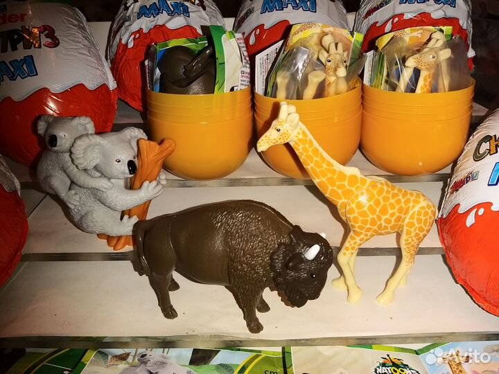 Киндер Макси Натунс 2023 Жираф, Бизон