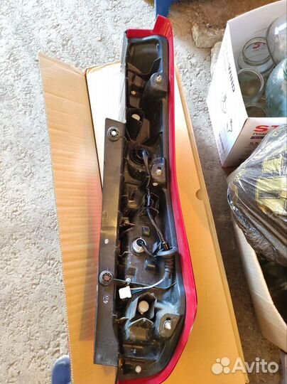 Задний левый фонарь на nissan x-trail t-31