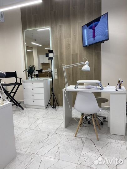 Аренда рабочего места бровиста или визажиста
