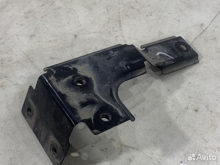 Кронштейн замка капота Nissan Murano Z52