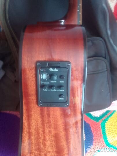 Электроакустическая гитара