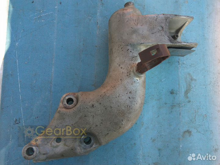 Кронштейн двигателя задний Пежо 206 1.1, 1.4л