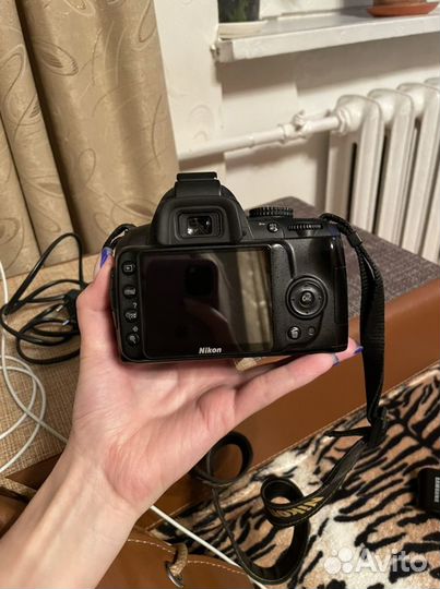 Зеркальный фотоаппарат Nikon D3000