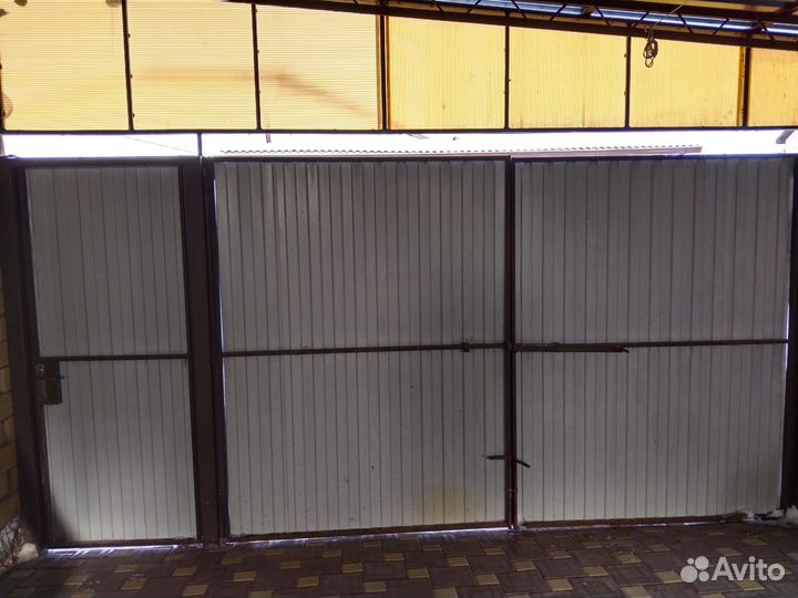 Ворота с калиткой распашные