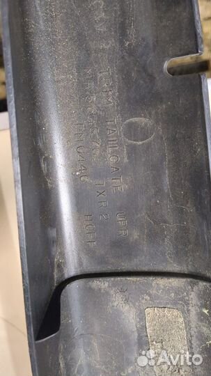 Обшивка крышки багажника Mitsubishi Endeavor, 2008