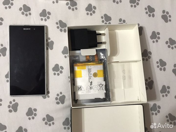 Телефон Sony Xperia Z1