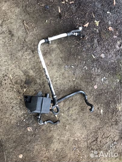 Volvo XC90 маслоуловитель с трубками