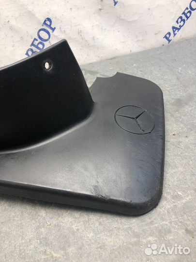 Зад лев брызговик W164