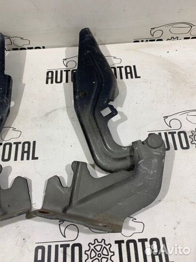 Петля капота Mitsubishi Lancer 10 4A92 2013