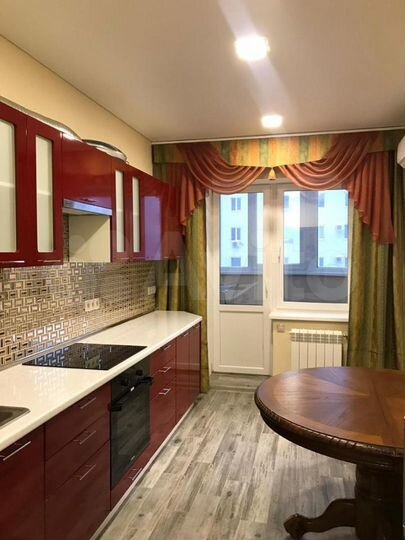 2-к. квартира, 54 м², 3/10 эт.