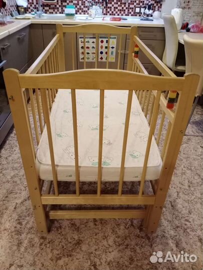 Детская кровать с маятником + матрас