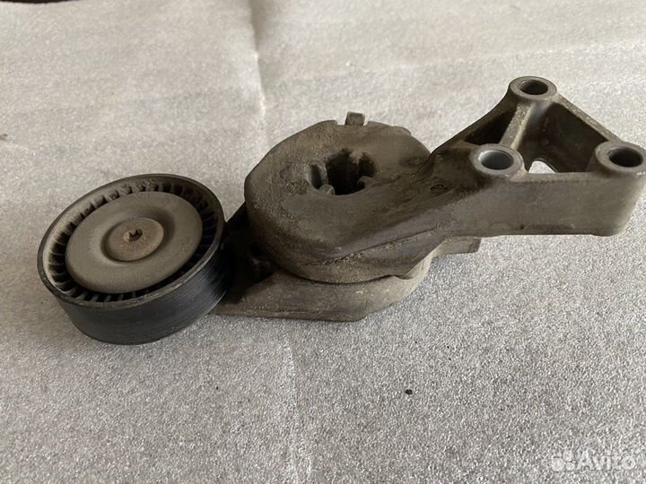 Натяжитель ремня Volkswagen