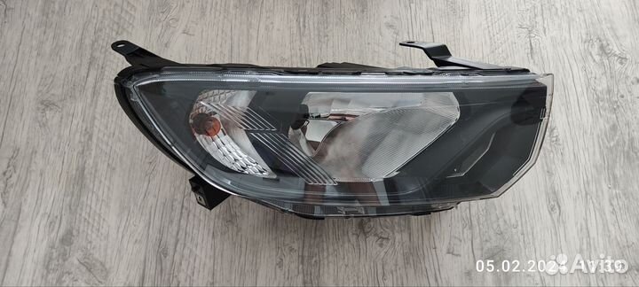 Фара правая и левая на LADA Гранта FL