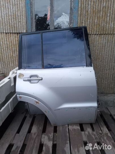 Двери на Mitsubishi pajero 3