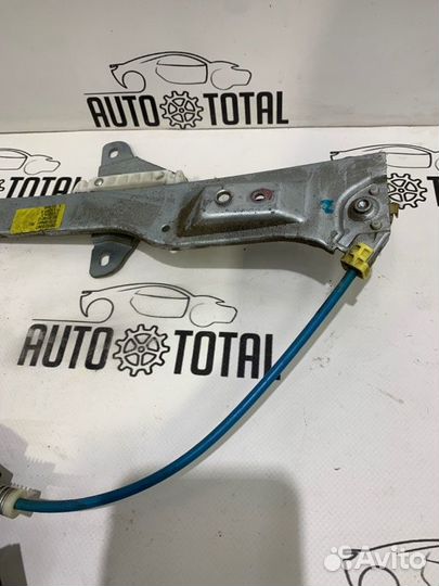 Стеклоподъемник передний правый Opel Corsa D