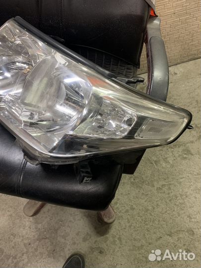 Левая фара land cruiser 200