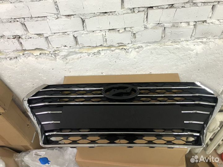 Рещетка в бампер Hyundai Solaris 2