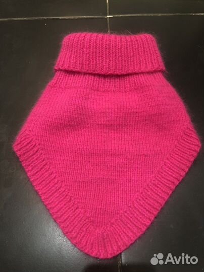 Шапка,варежки,манишка ручная работа