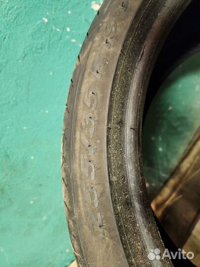 Pirelli P Zero 255/35 R19