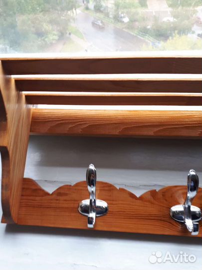 Вешалка новая деревянная