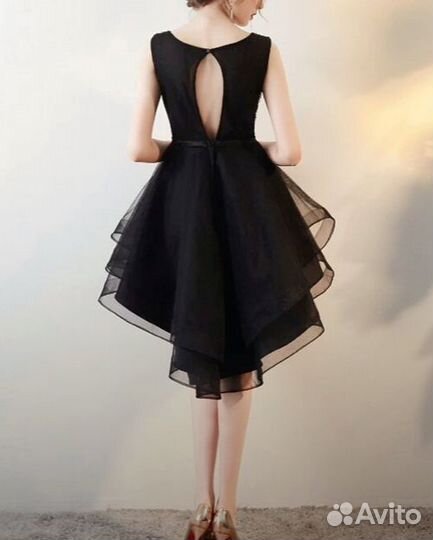 Коктейльное ассиметричное платье (размер 40-42)
