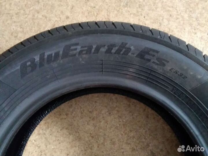 Yokohama Bluearth ES32 225/45 R17