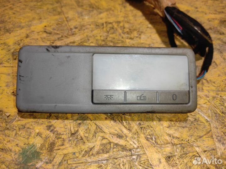 Плафон салонный правый Audi Allroad C5 2.7 ARE