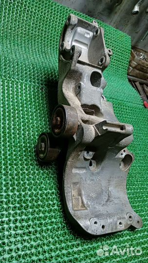 Кронштейн генератора гура Рено Логан 1 рестайл