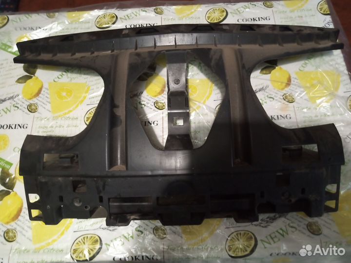 Запчасти на бампер Меган 2