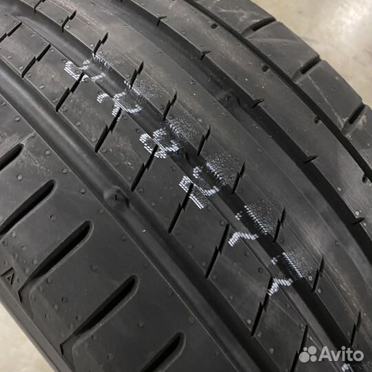 Yokohama Advan Sport V107 245/45 R19 102