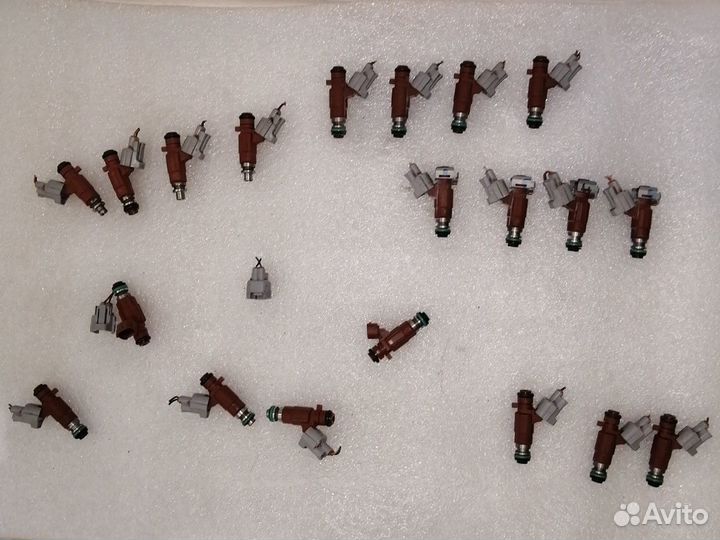 Топливная форсунка QG18DE