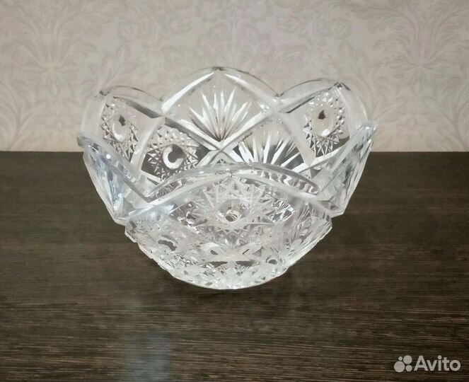 Хрустальная вазы