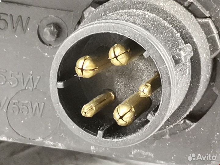 Фара передняя для Volkswagen Passat 5 064411125L