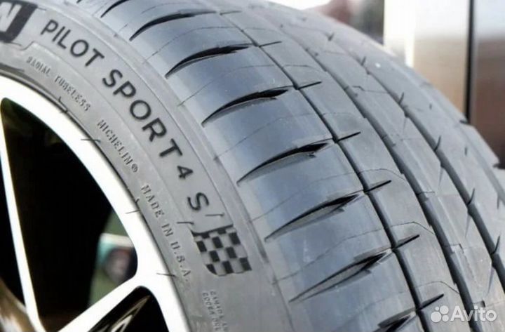 Michelin Pilot Sport 4 S 305/25 R20