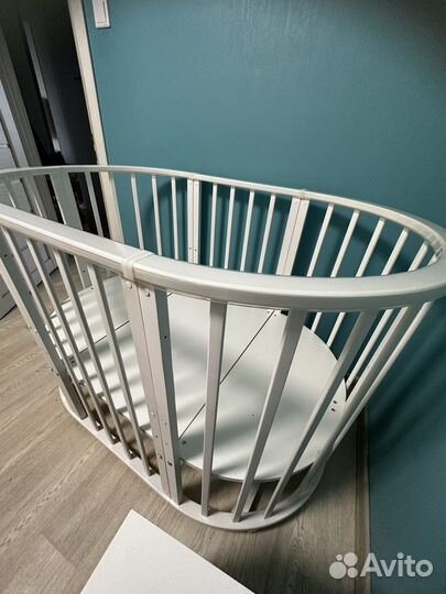 Кроватка трансформер с маятником овальная