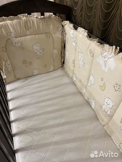 Детская кроватка, все в комплекте