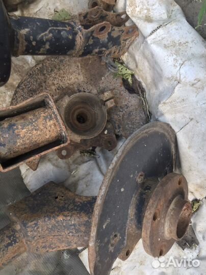 Поворотный кулак в сборе audi 80 b3