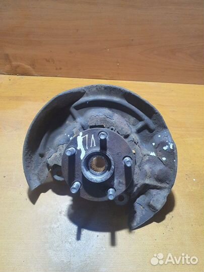 Поворотный кулак передний левый Toyota Corona