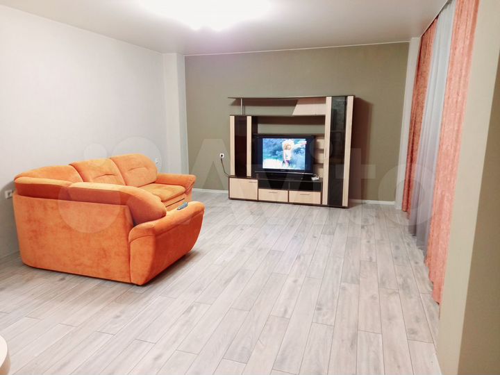 2-к. квартира, 70 м², 2/9 эт.
