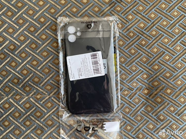 Чехол на iPhone 11