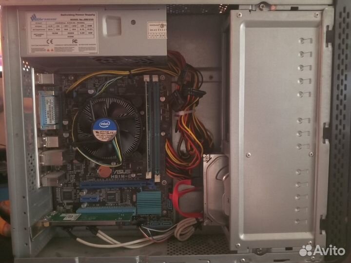 Компьютер в тонком корпусе и монитор