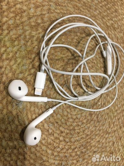 Наушники Apple EarPods (Lightning), белый