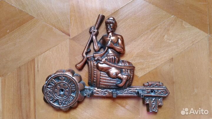 Вешалки металлические