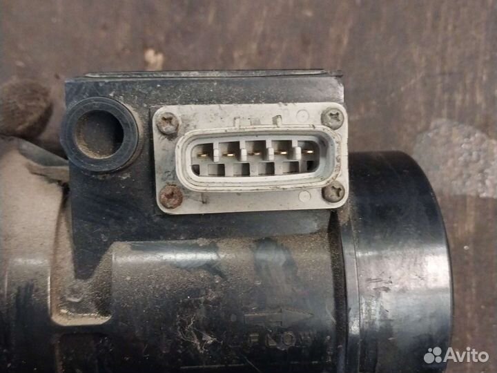 Датчик расхода воздуха Subaru Legacy 1996