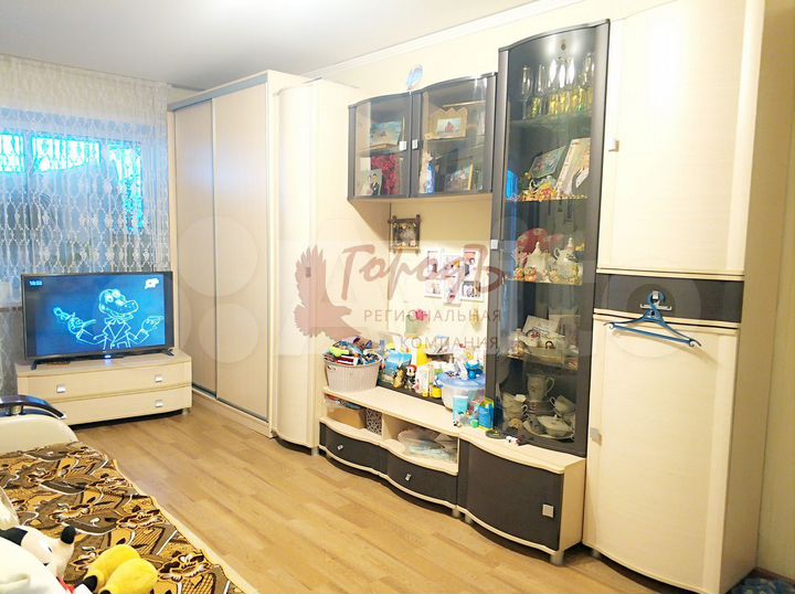 2-к. квартира, 43 м², 3/3 эт.